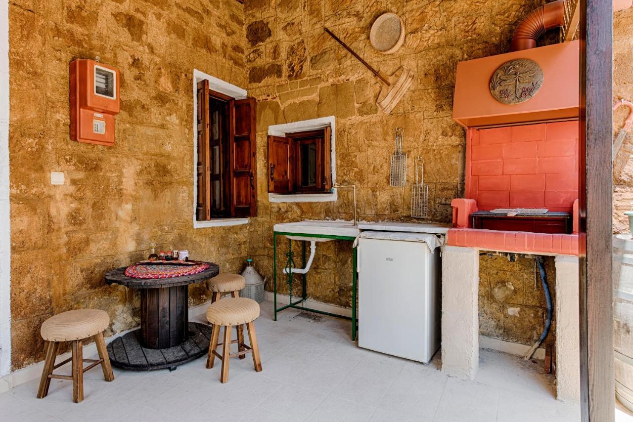 Ferienhaus Hara's Traditional Detached House In Malona